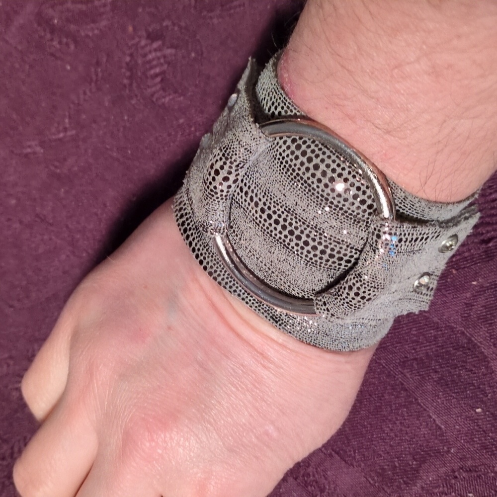 Handmade Genuine Leather Karma Circle Bracelet Gray Animal Print Adjustable